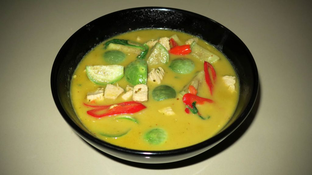Zubereitung von Green Curry (Gaeng Kiaw Wan)