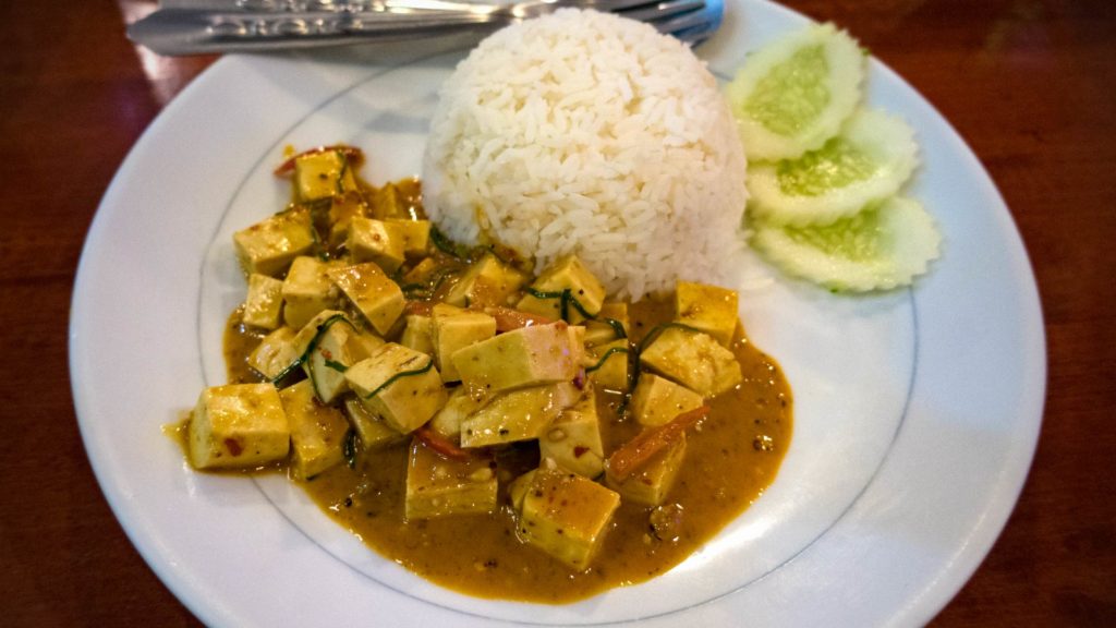 Panaeng Curry mit Tofu (Panaeng Tahou)