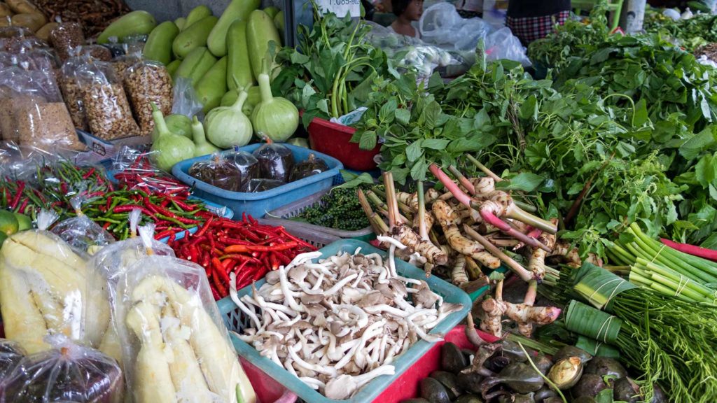 Frischer Markt mit Gemüse in Thailand