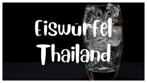 Ein Glas mit Eiswürfeln